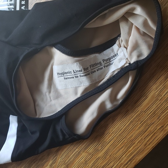 Shape detector by Carol Wior NWT swim suit - Picture 8 of 17